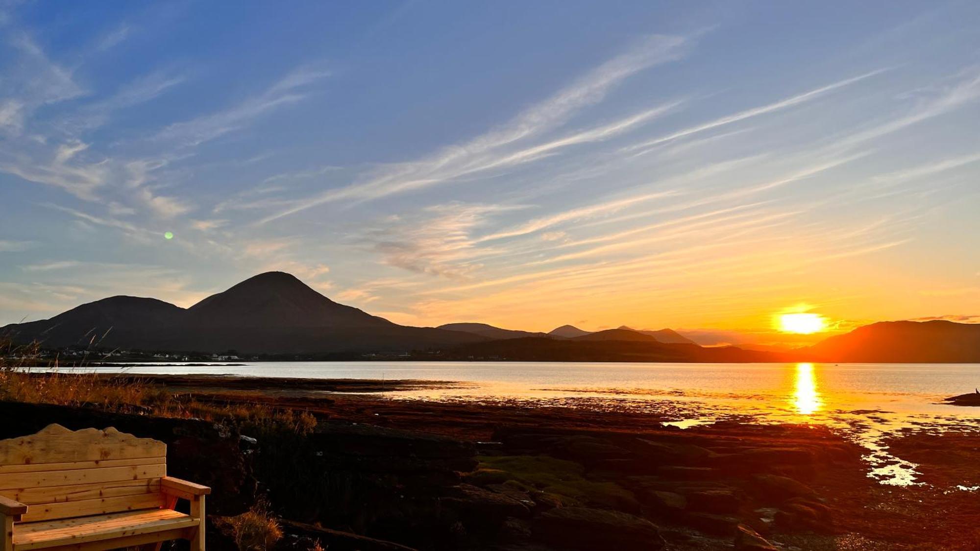 Carnmhor, Isle Of Skye - Stunning 242 Year Old Cottage On Its Own Sea Shore! Breakish Экстерьер фото