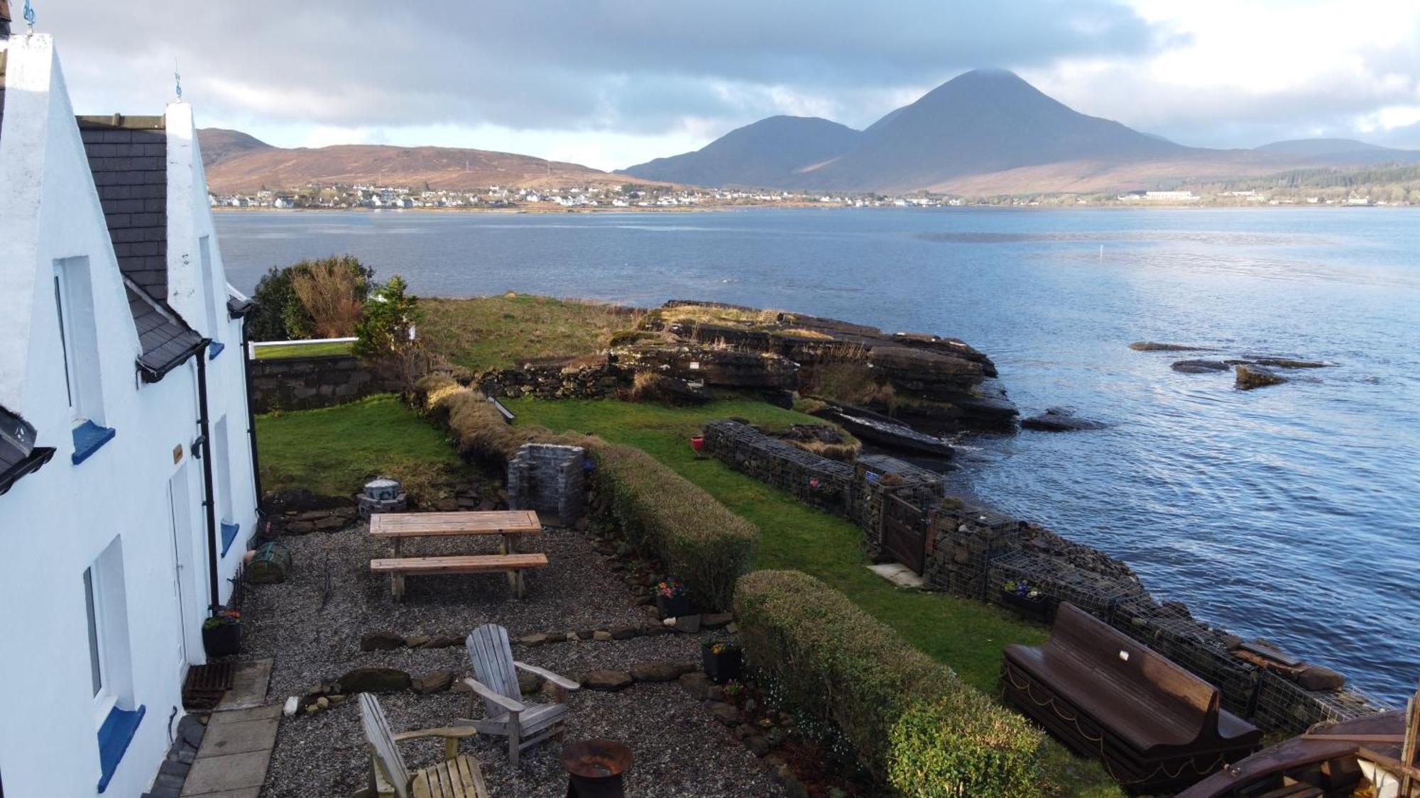Carnmhor, Isle Of Skye - Stunning 242 Year Old Cottage On Its Own Sea Shore! Breakish Экстерьер фото