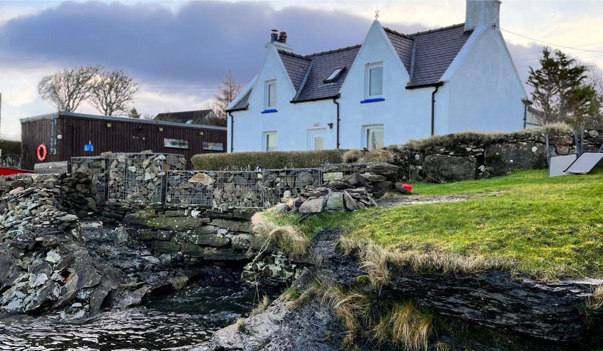 Carnmhor, Isle Of Skye - Stunning 242 Year Old Cottage On Its Own Sea Shore! Breakish Экстерьер фото