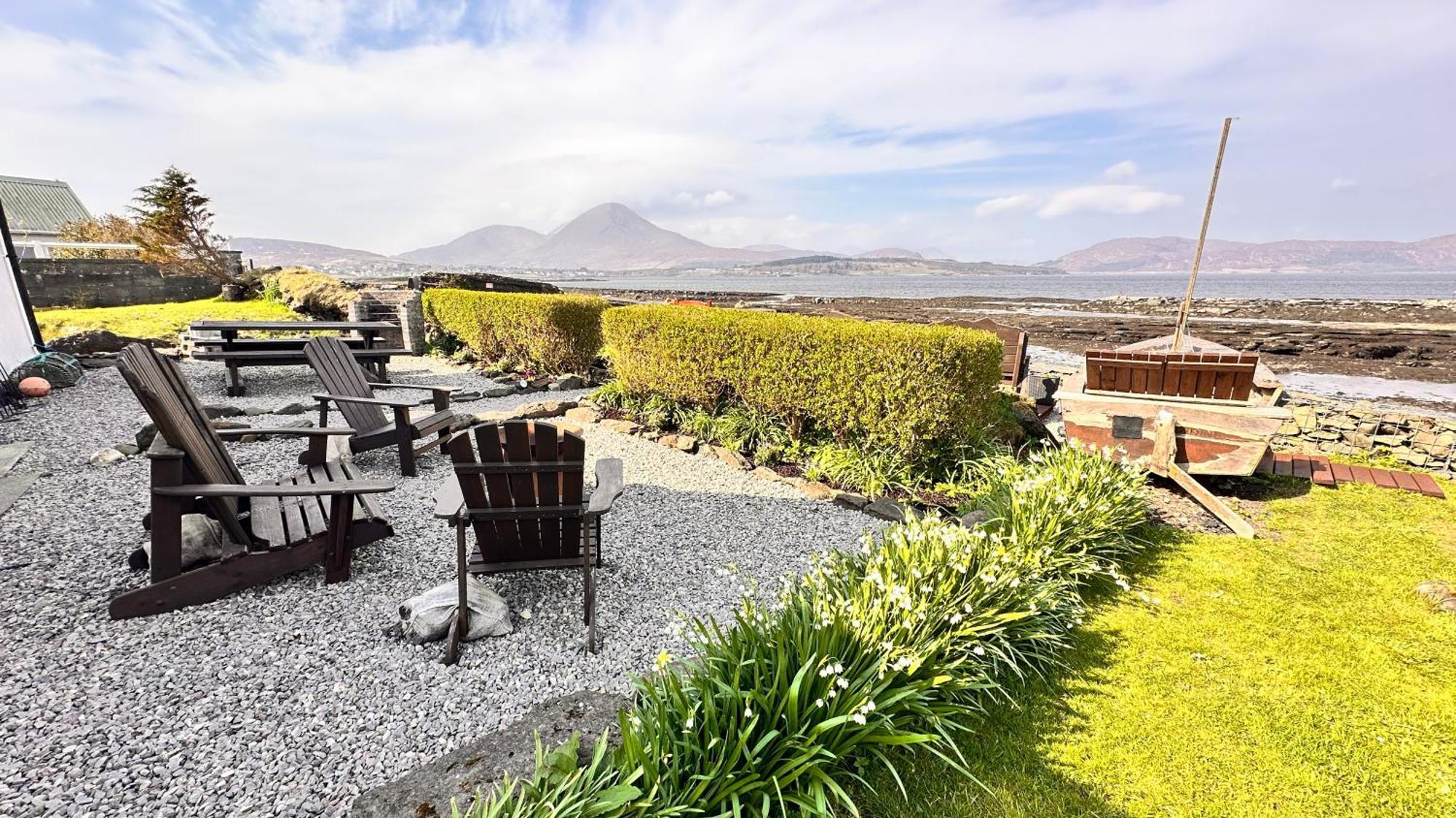 Carnmhor, Isle Of Skye - Stunning 242 Year Old Cottage On Its Own Sea Shore! Breakish Экстерьер фото
