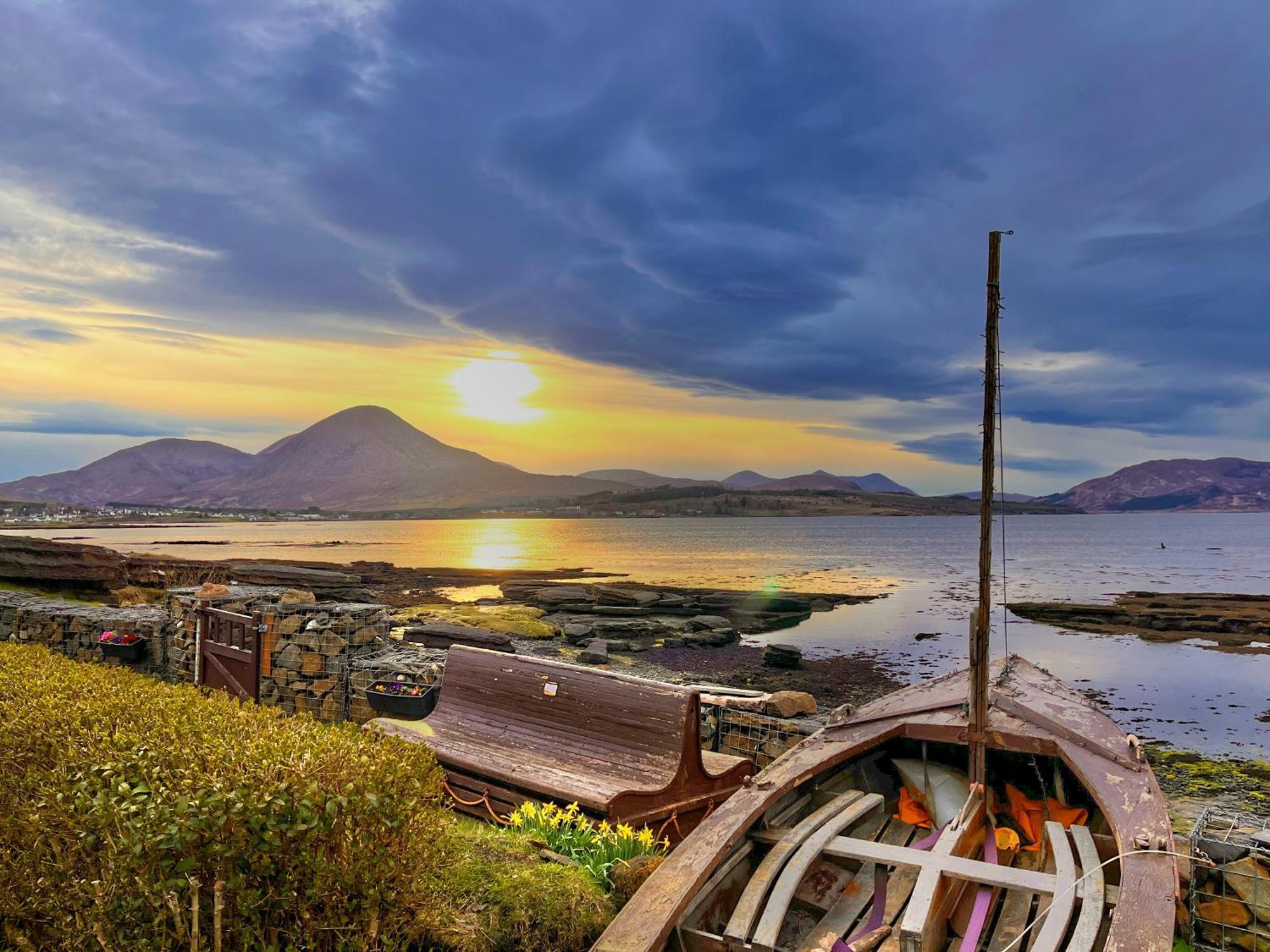 Carnmhor, Isle Of Skye - Stunning 242 Year Old Cottage On Its Own Sea Shore! Breakish Экстерьер фото