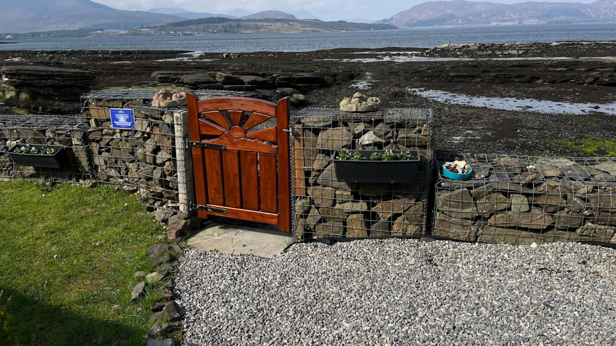 Carnmhor, Isle Of Skye - Stunning 242 Year Old Cottage On Its Own Sea Shore! Breakish Экстерьер фото