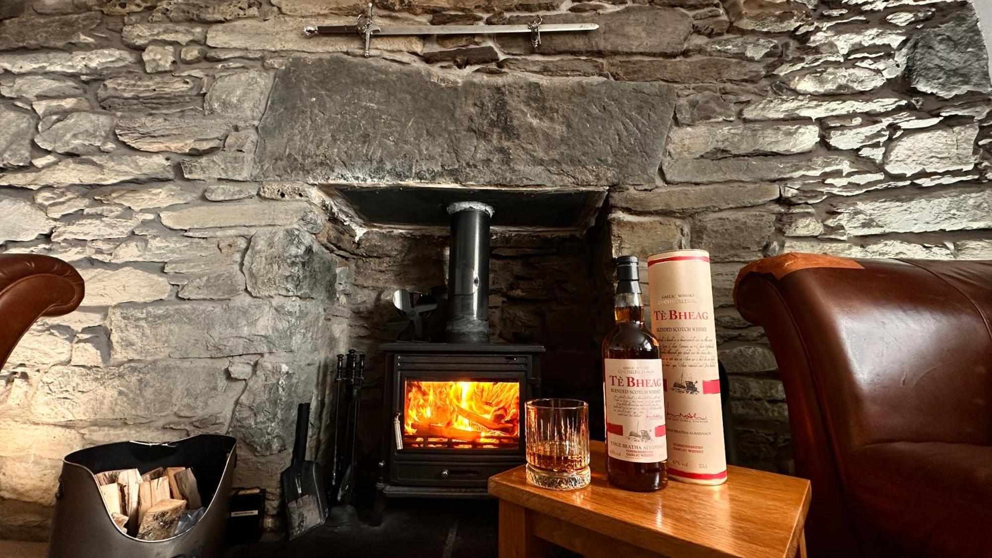 Carnmhor, Isle Of Skye - Stunning 242 Year Old Cottage On Its Own Sea Shore! Breakish Экстерьер фото